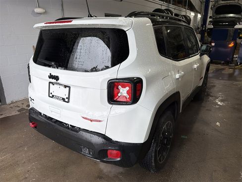 Used 2023 Jeep Renegade Trailhawk w/ Trailhawk Elite Group image 4