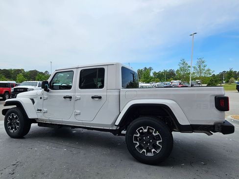New 2026 Jeep Gladiator Sport image 5