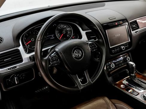 Used 2014 Volkswagen Touareg VR6 AWD/4WD image 22