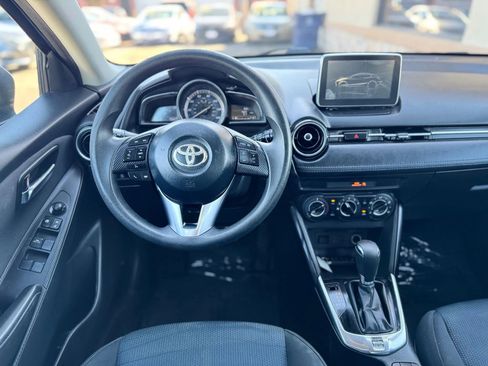 Used 2017 Toyota Yaris iA image 14