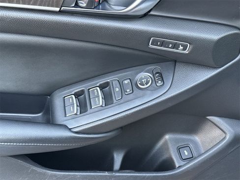 Used 2018 Honda Accord EX-L image 15