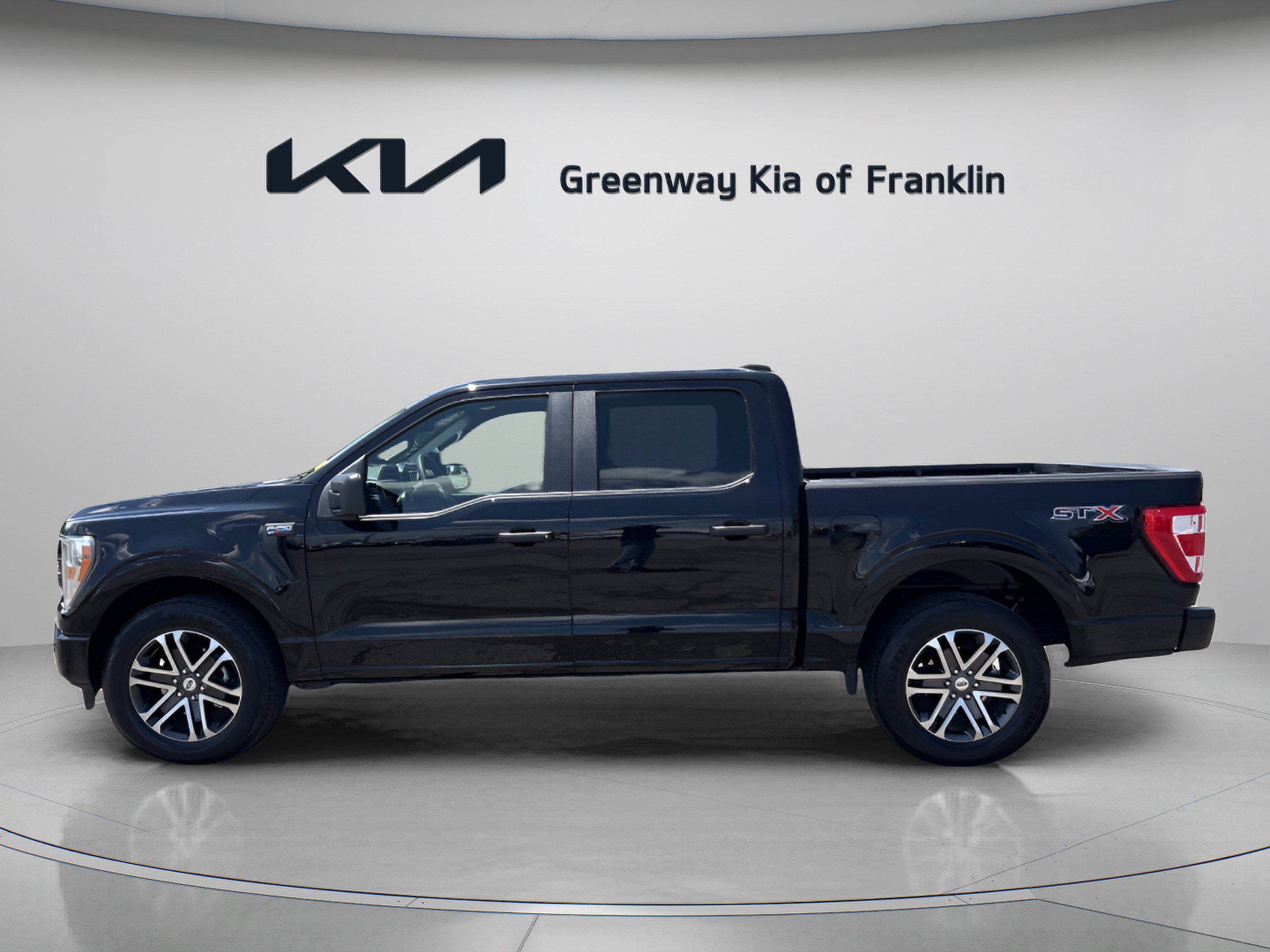 Used 2022 Ford F150 XL w/ STX Appearance Package RWD image 4