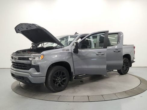 Used 2024 Chevrolet Silverado 1500 RST w/ Z71 Off-Road Package AWD/4WD image 11