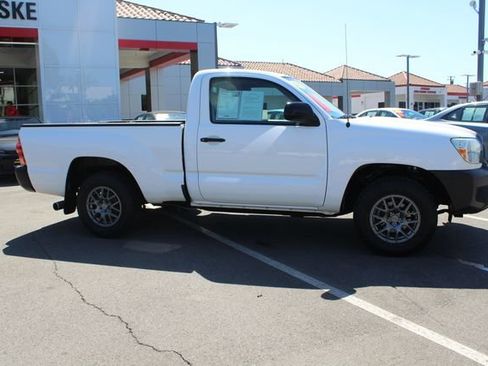 Used 2014 Toyota Tacoma 2WD Regular Cab image 18
