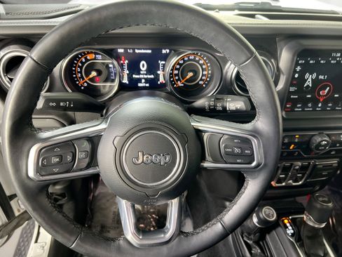 Used 2023 Jeep Wrangler Unlimited Sahara image 11