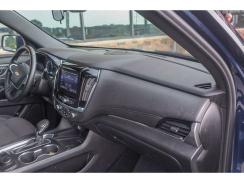 Used 2023 Chevrolet Traverse LT AWD/4WD image 15