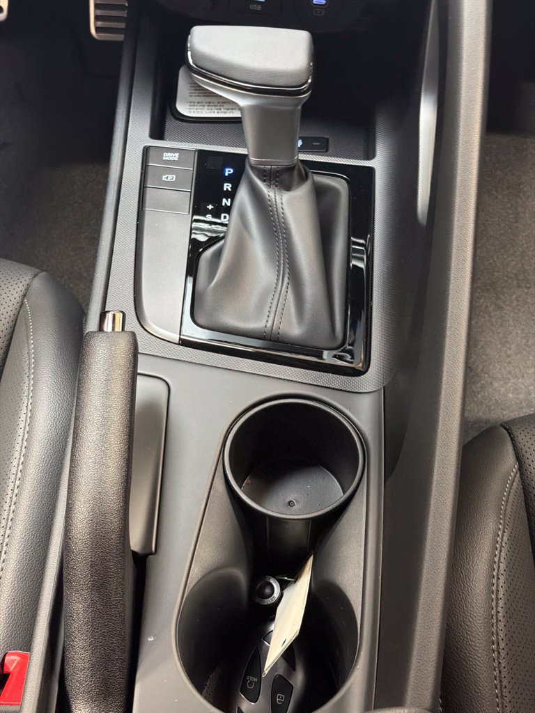 New 2026 Hyundai Elantra SEL Sport FWD image 16