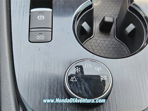 Used 2024 Nissan Rogue SV w/ SV Premium Package image 18