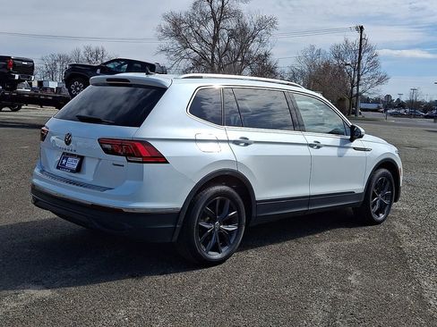 Used 2023 Volkswagen Tiguan SE AWD/4WD image 12