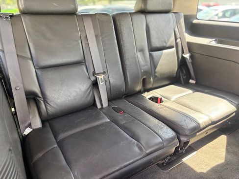Used 2007 Cadillac Escalade AWD w/ Information Package image 18