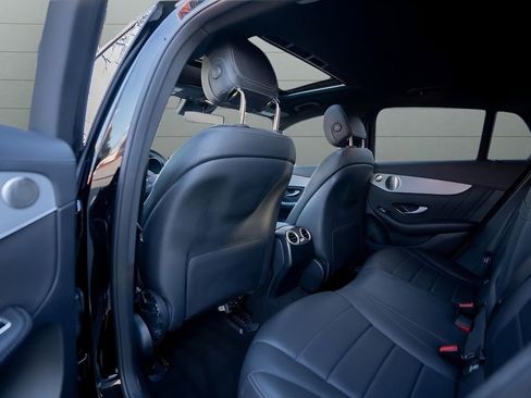 Used 2023 Mercedes-Benz GLC 300 4MATIC Coupe image 31