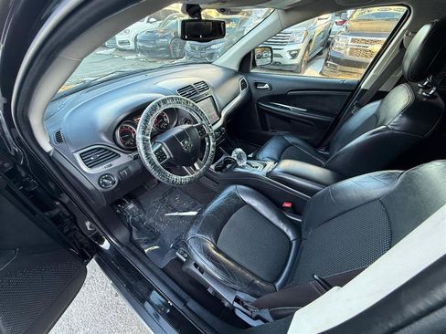 Used 2018 Dodge Journey Crossroad w/ Driver Convenience Group image 18