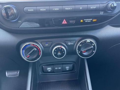 Used 2026 Hyundai Venue SE FWD image 29