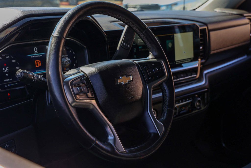 Used 2022 Chevrolet Silverado 1500 LT RWD image 15