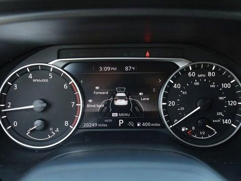 Certified 2025 Nissan Rogue SV AWD/4WD image 10