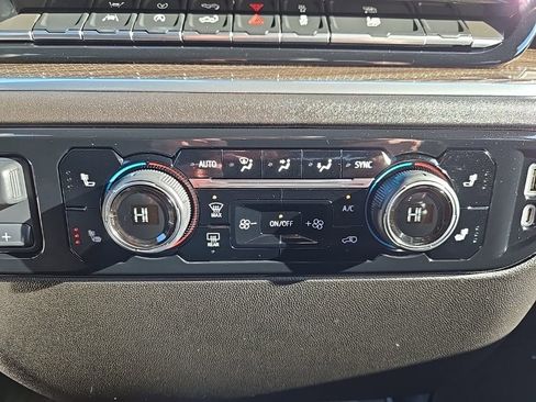 Used 2025 Chevrolet Silverado 1500 LT w/ Leather Package image 22