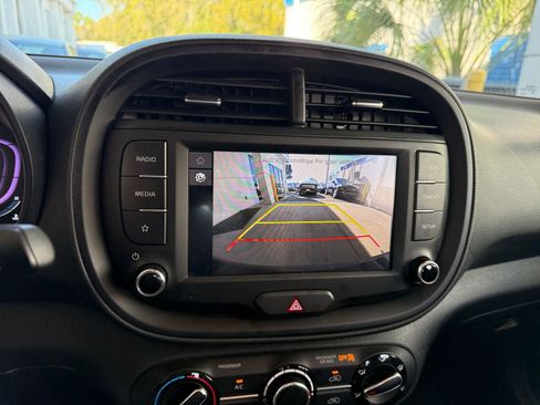 Used 2025 Kia Soul LX w/ LX Technology Package image 22