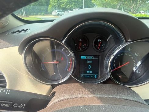 Used 2014 Chevrolet Cruze LTZ FWD image 11
