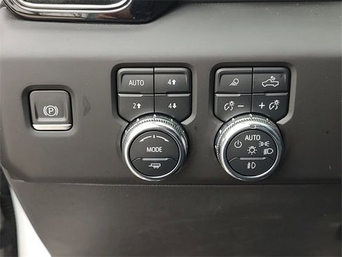 Used 2023 GMC Sierra 1500 AT4X image 25