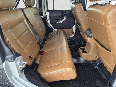 Used 2012 Jeep Wrangler Unlimited Rubicon w/ Connectivity Group AWD/4WD image 19