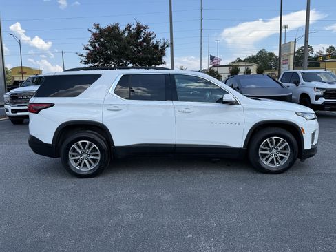 Used 2023 Chevrolet Traverse LT AWD/4WD image 11