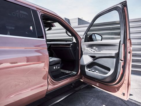 Used 2025 Lincoln Navigator Black Label AWD/4WD image 22