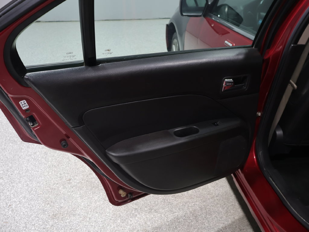 Used 2008 Ford Fusion SEL FWD image 24