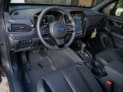 Used 2025 Subaru Forester Touring w/ Touring Package AWD/4WD image 9