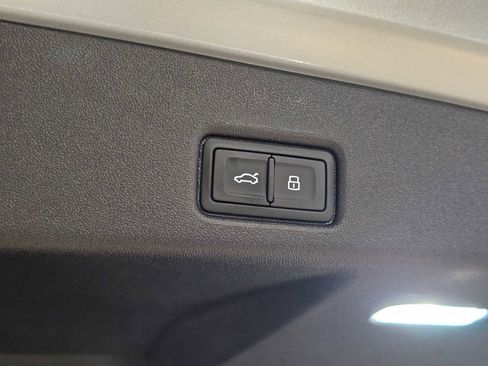 New 2025 Audi Q5 Prestige image 18