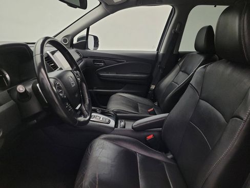 Used 2018 Honda Pilot Touring image 17