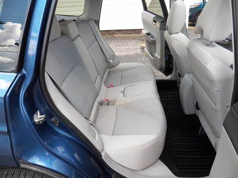 Used 2013 Subaru Forester 2.5X Premium w/ All-Weather Plus Pkg AWD/4WD image 12