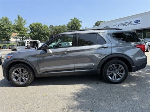 Used 2023 Ford Explorer XLT w/ Equipment Group 202A image 11