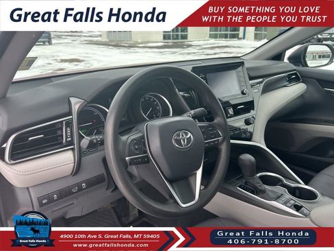 Used 2021 Toyota Camry LE image 14