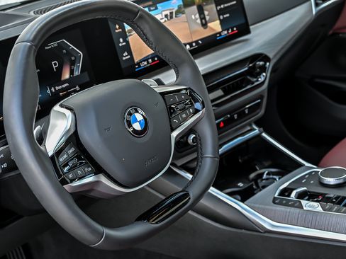 Used 2025 BMW 330i xDrive Sedan AWD/4WD image 23