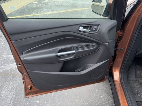 Used 2017 Ford Escape SE w/ Equipment Group 201A image 22