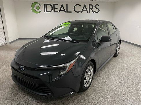 Used 2023 Toyota Corolla Hybrid Sedan image 1