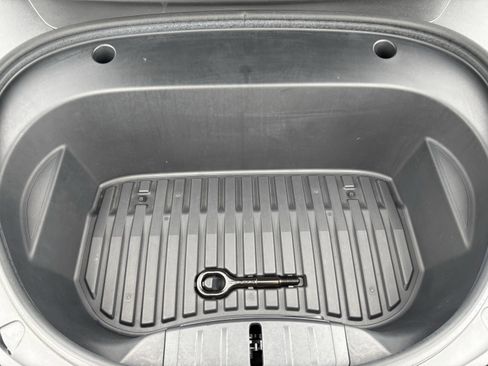 Used 2023 Tesla Model 3 Performance image 36