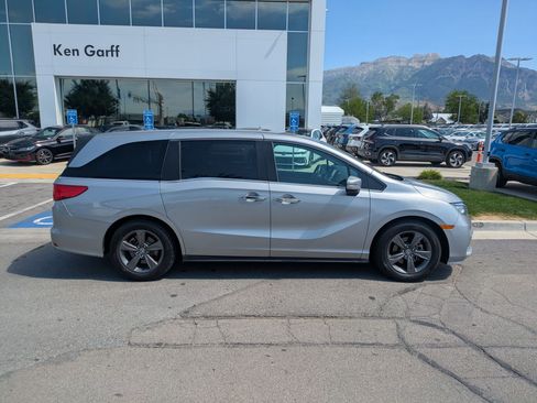 Used 2021 Honda Odyssey EX image 2