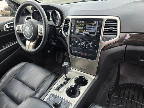 Used 2013 Jeep Grand Cherokee Laredo AWD/4WD image 10