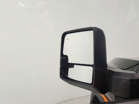 Used 2025 GMC Sierra 2500 Denali Ultimate image 17