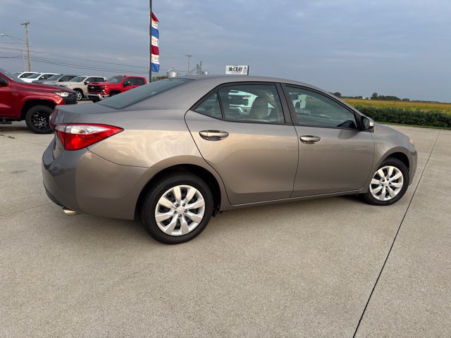 Used 2016 Toyota Corolla LE FWD image 5