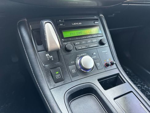 Used 2014 Lexus CT 200h image 38