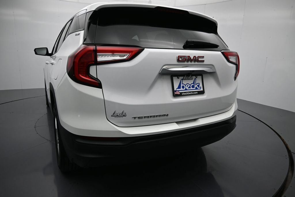 Used 2024 GMC Terrain SLE FWD image 23