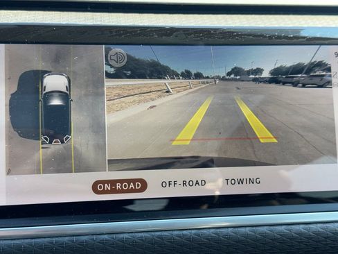 Used 2021 Land Rover Range Rover Velar R-Dynamic S AWD/4WD image 10