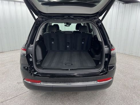 Used 2023 Jeep Grand Cherokee Limited image 10