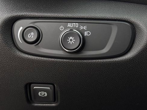 Used 2024 Chevrolet Blazer LT w/ Convenience Package FWD image 19