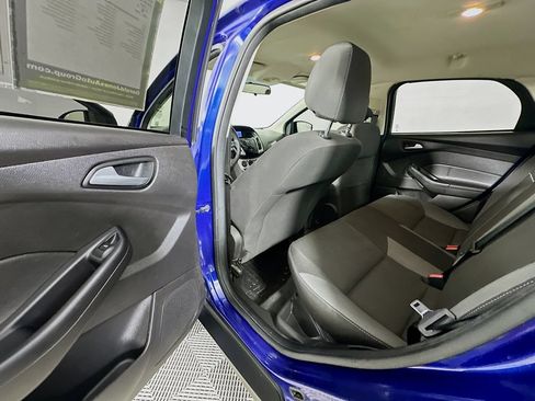 Used 2012 Ford Focus SE FWD image 17
