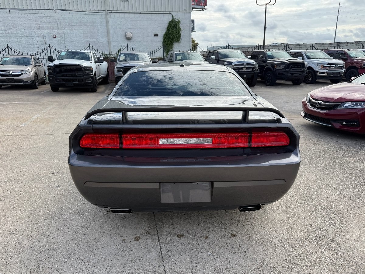 Used 2014 Dodge Challenger R/T RWD image 5