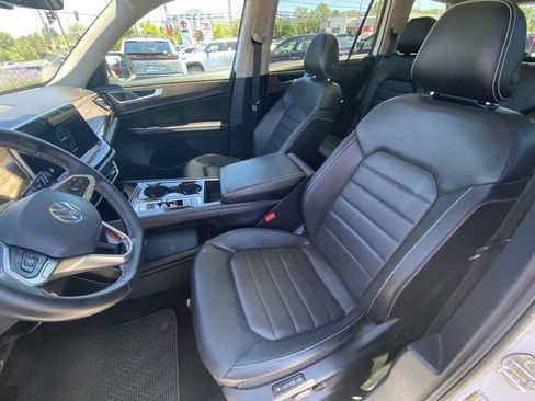 Used 2024 Volkswagen Atlas SEL AWD/4WD image 11