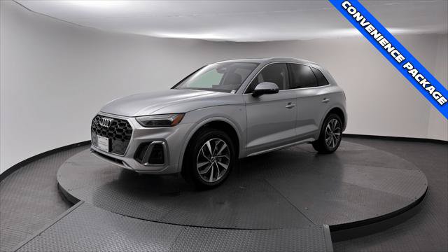 Used 2023 Audi Q5 2.0T Premium w/ Convenience Package AWD/4WD image 2